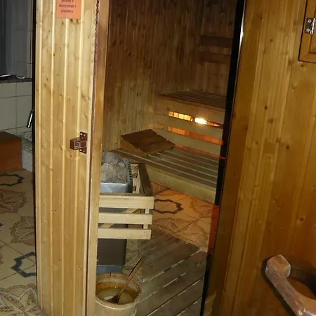 Alojamento de Acomodação e Pequeno-almoço Willa Joanna *